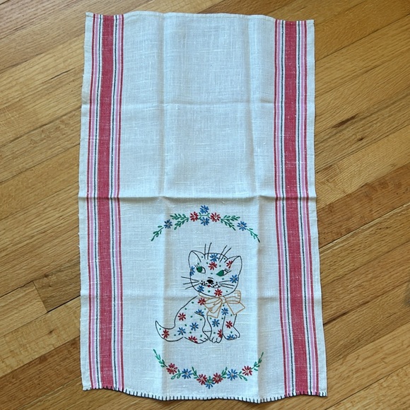 Vintage Hand Embroidered Cat & Dog Tea Towels - Picture 3 of 11